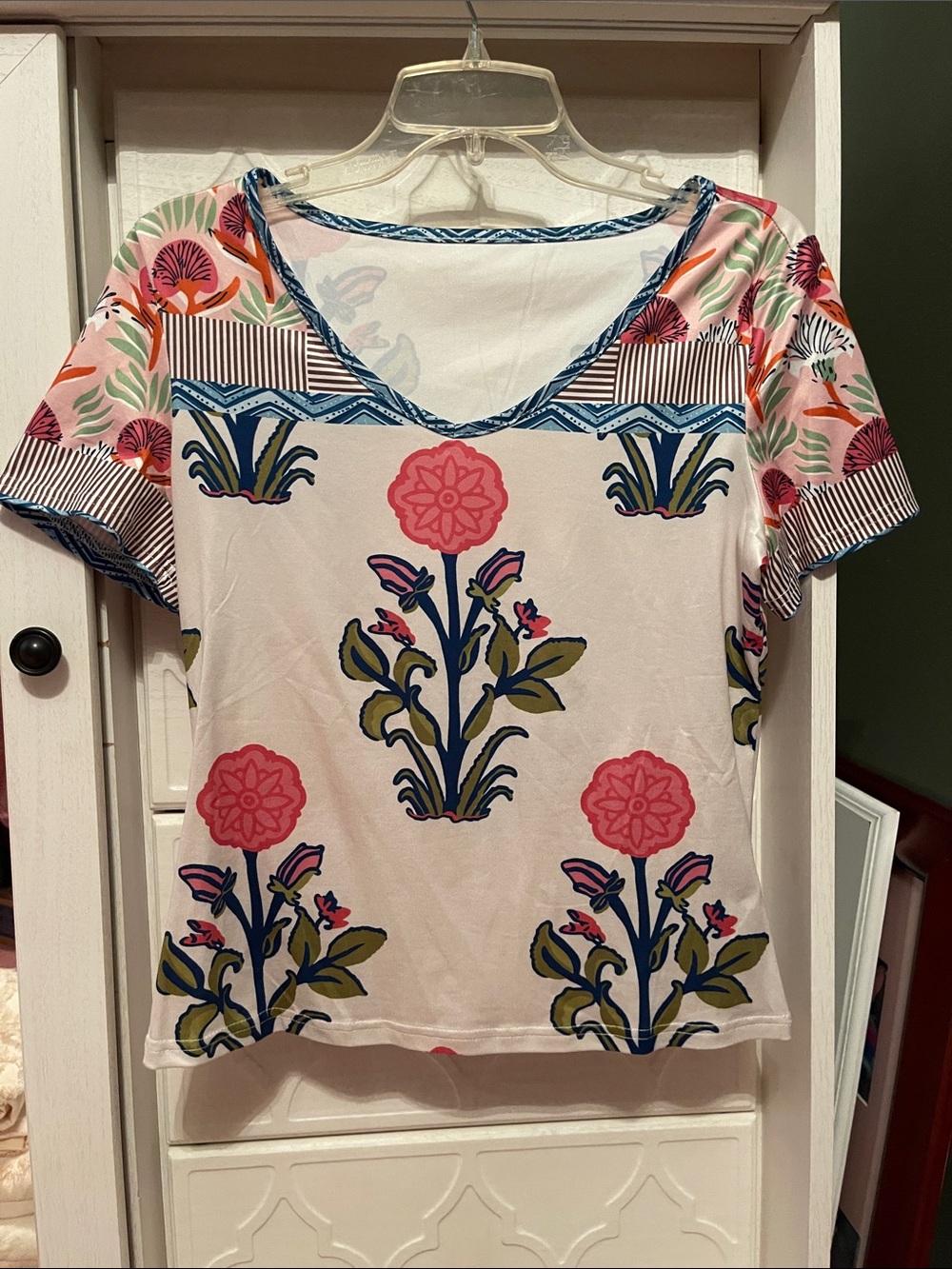 SHEIN Pink Floral V-Neck Short Sleeve Blouse